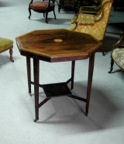 Mesa de Apoio Pau Santo UK GH1424