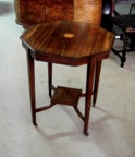 Mesa de Apoio Pau Santo UK SK1425