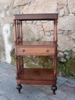Estante em Pau Santo UK G 336